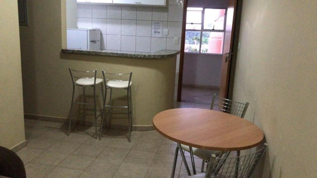 Apartamentos Com Piscinas Em Caldas Novas Bilik gambar